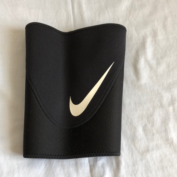 nike knee brace